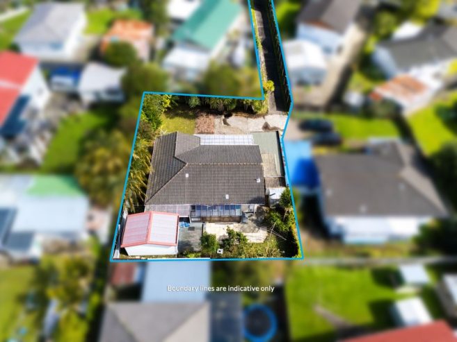 2/15 Larissa Avenue, Henderson, Auckland