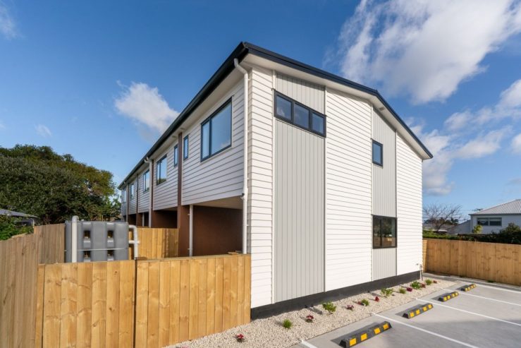 6/3 Royal View Road, Te Atatu South, Auckland