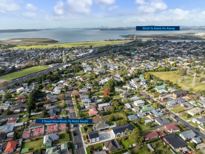 6/3 Royal View Road, Te Atatu South, Auckland