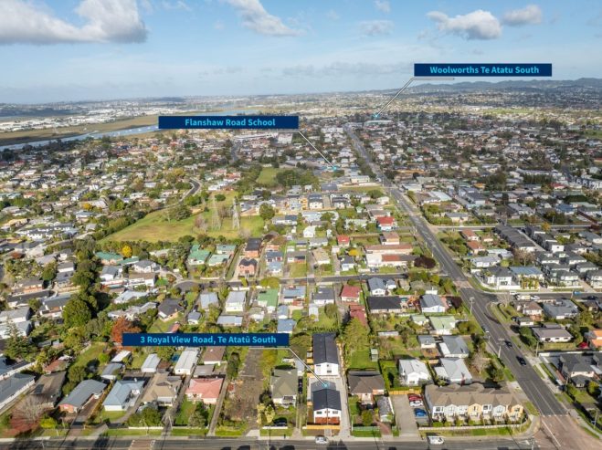 6/3 Royal View Road, Te Atatu South, Auckland