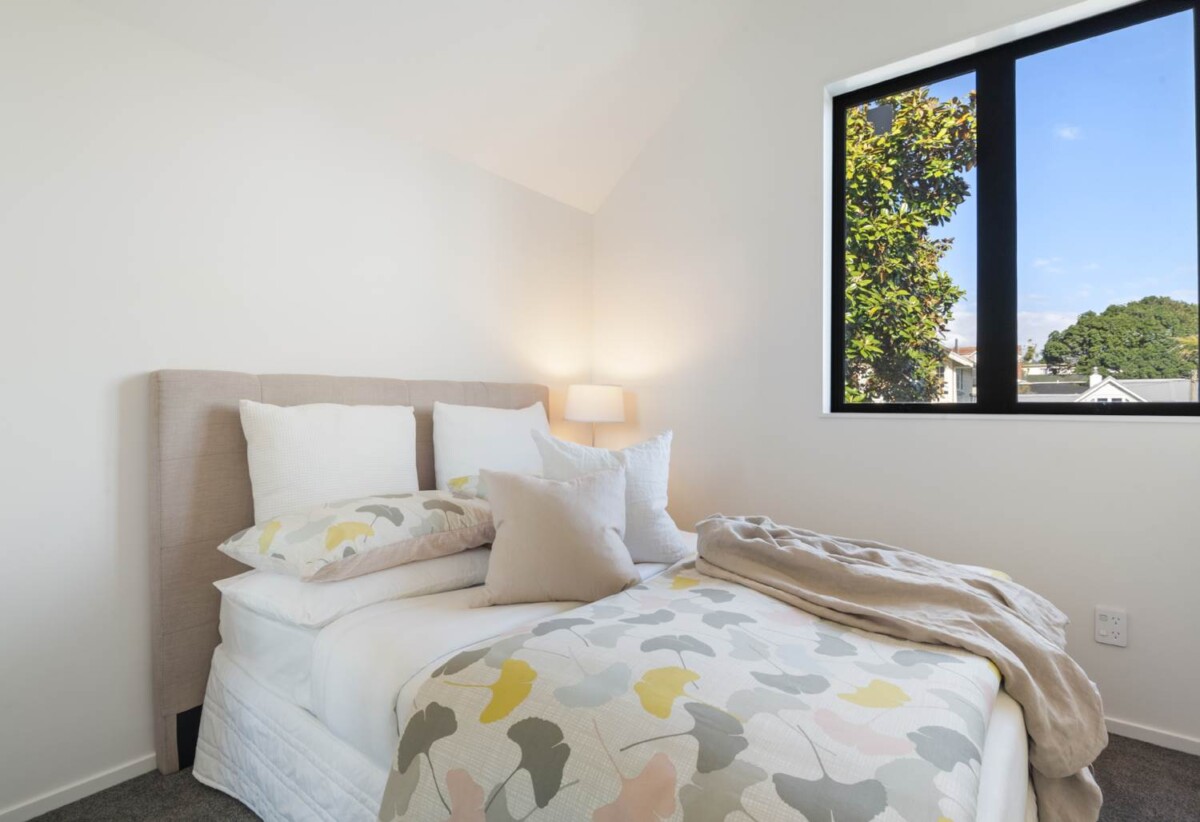 Urgent Sale, 9/20 Fairview Road, Mt Eden, Auckland