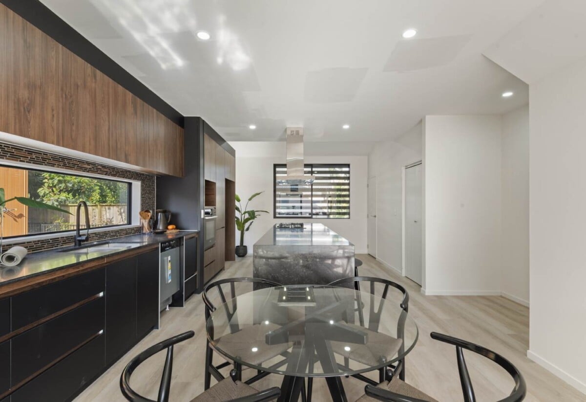 Urgent Sale, 4,5&9/20 Fairview Road, Mt Eden, Auckland