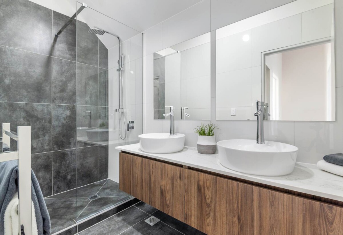 Urgent Sale, 4,5&9/20 Fairview Road, Mt Eden, Auckland