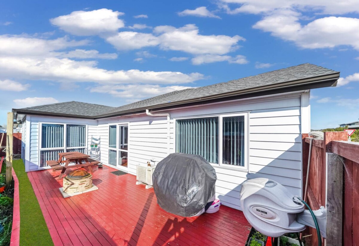 16 Softwood Avenue, Takanini, Auckland