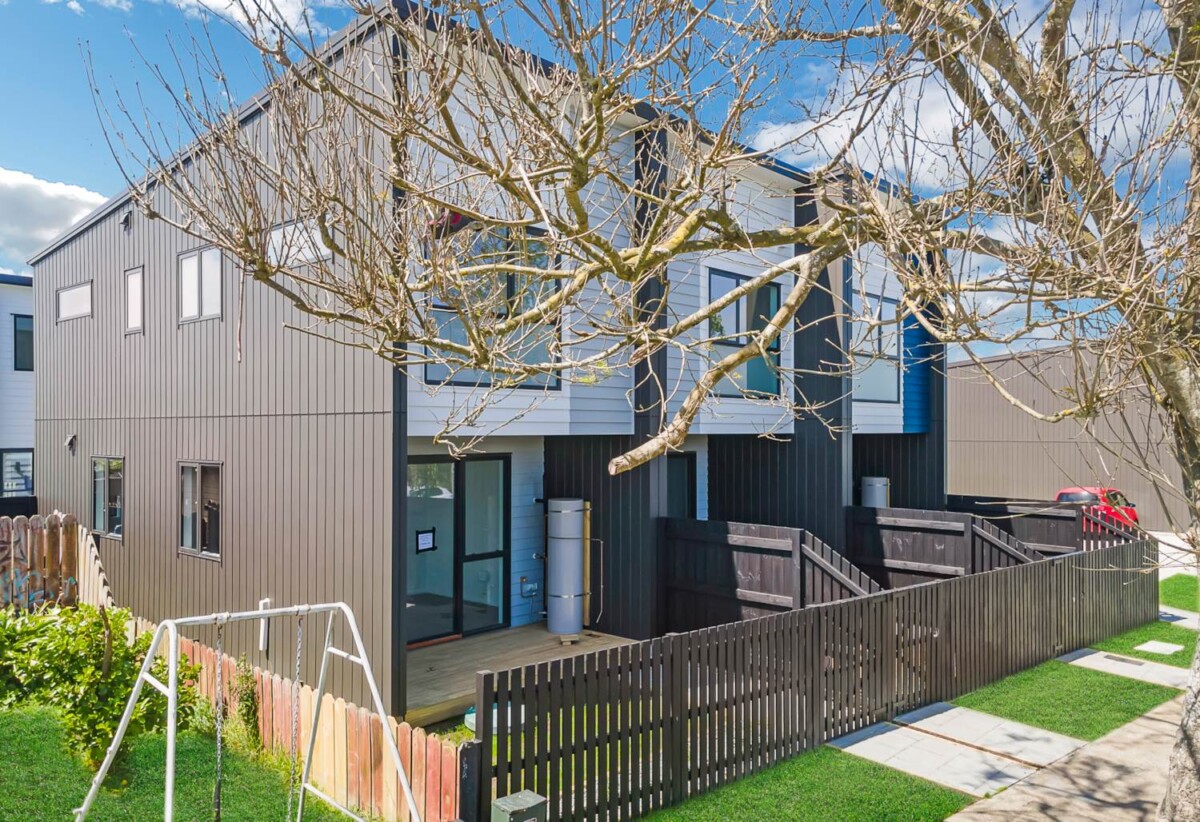 17 Barneys Farm Road, Clendon Park, Auckland