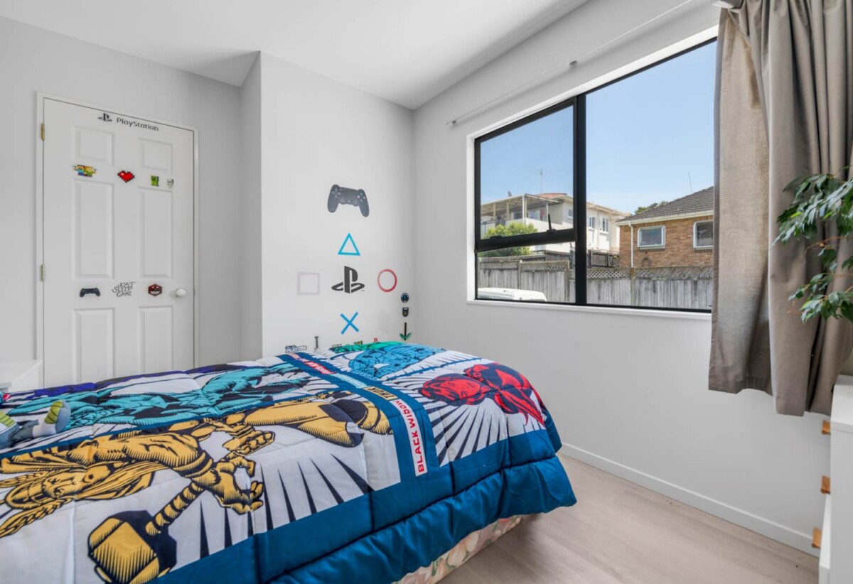 URGENT SALE, 40B Seacliffe Road, Hillsborough, Auckland