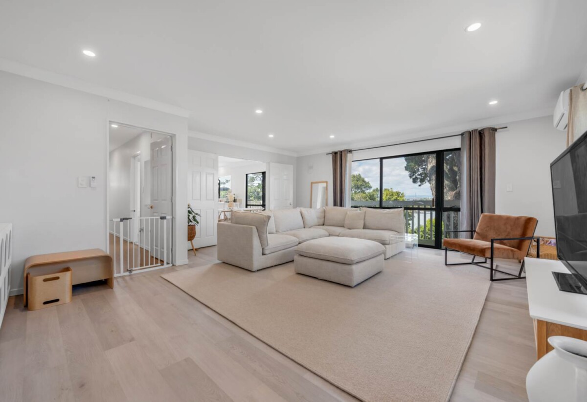 URGENT SALE, 40B Seacliffe Road, Hillsborough, Auckland