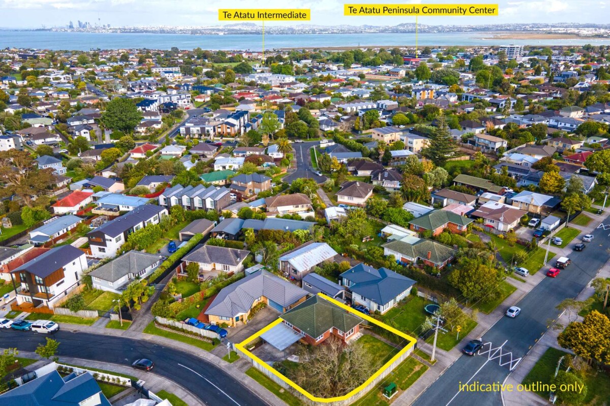 38 Neil Avenue Te Atatu Peninsula, Auckland