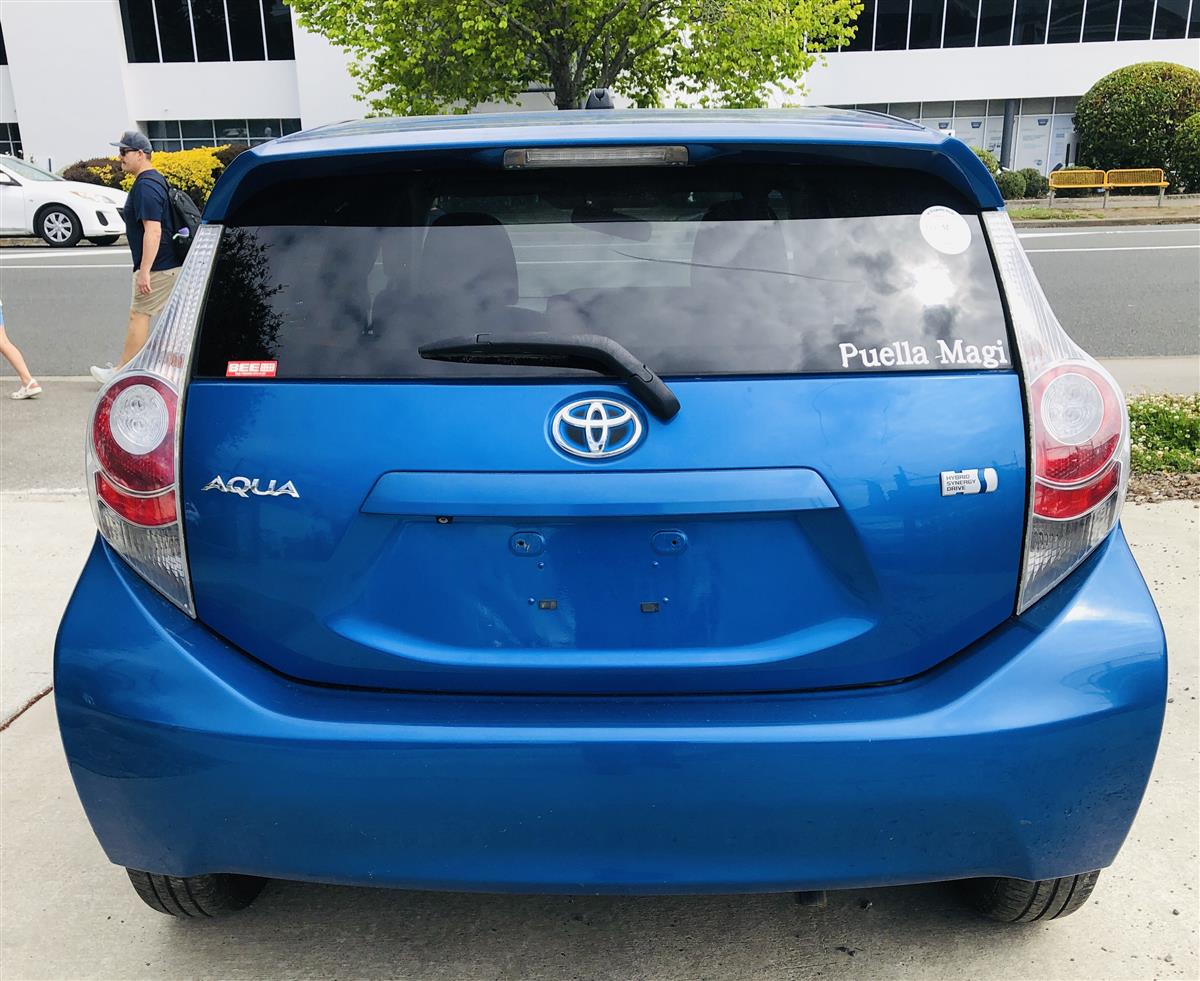 2012 Toyota Aqua HYBRID Hatchback Automatic, 91,700 km