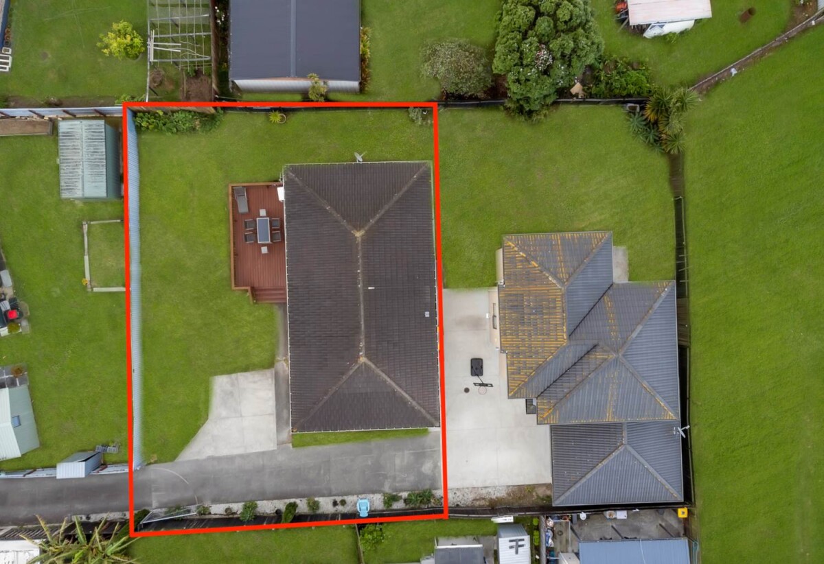 One 3 bedrooms house and one 4 bedrooms house, 68 & 68A Israel Avenue, Clover Park, Auckland