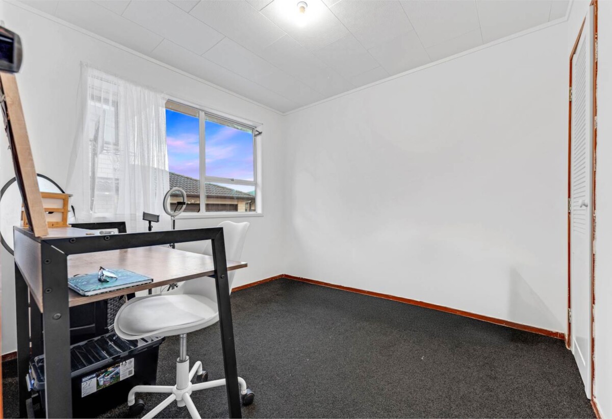 One 3 bedrooms house and one 4 bedrooms house, 68 & 68A Israel Avenue, Clover Park, Auckland