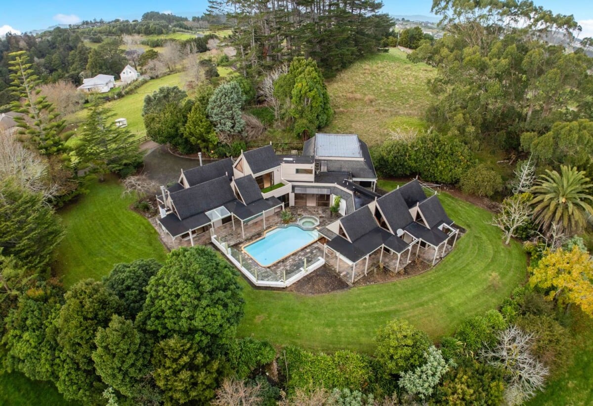 4 beds 2 baths house on 4.3571ha section, 0.7 km to Mission Heights Primary School, Live, Hold or Develop, 568 Ormiston Road, Flat Bush, Auckland