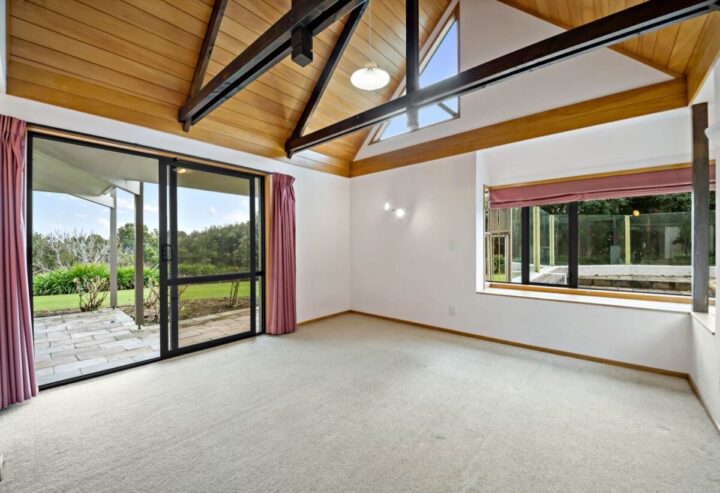 4 beds 2 baths house on 4.3571ha section, 0.7 km to Mission Heights Primary School, Live, Hold or Develop, 568 Ormiston Road, Flat Bush, Auckland