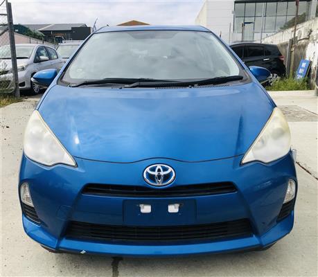 2012 Toyota Aqua HYBRID Hatchback Automatic, 91,700 km