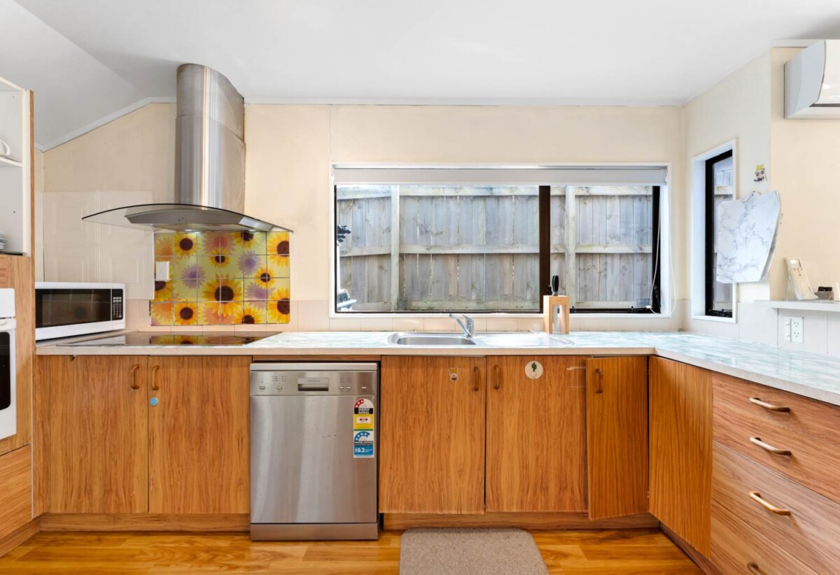 3 HOUSES, 7 Clarion Place, Glendene, Auckland