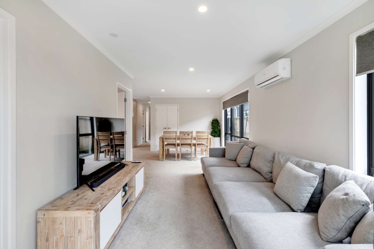 12 Farmland Road, Papakura, Auckland