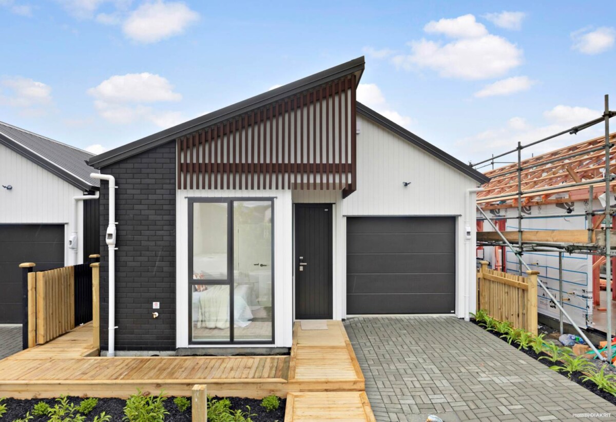 3 Bedrooms, 34 Pareto St, Massey