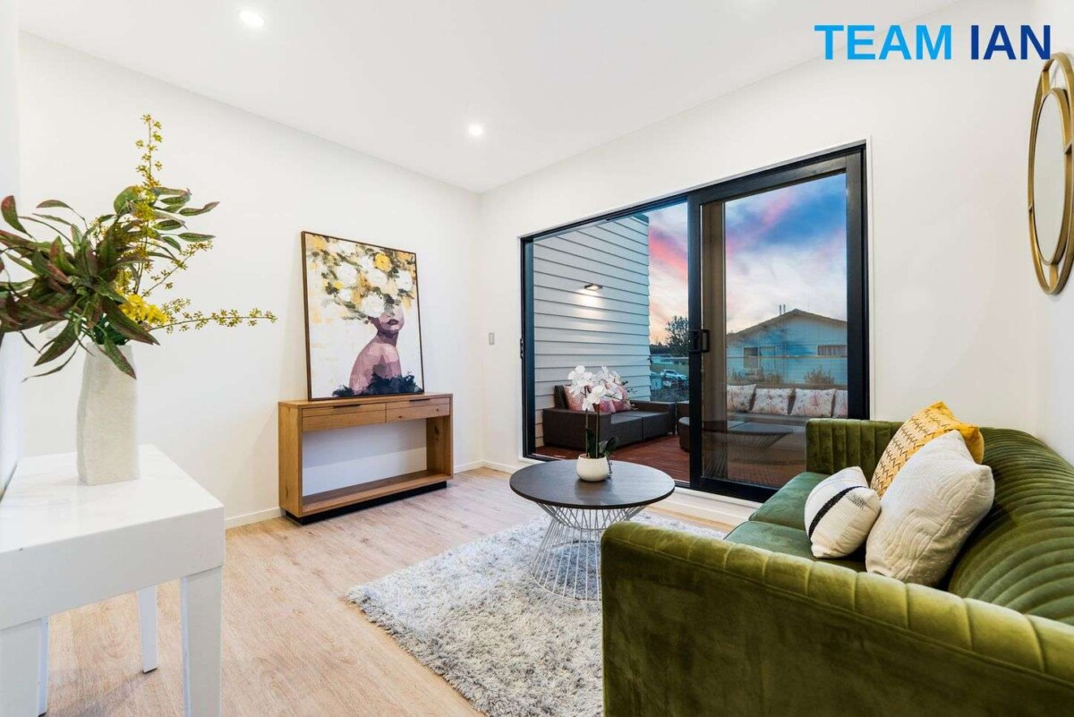 10-Year Master Build Guarantee, Brandnew freehold 2 beds 1.5 baths home with car park, Short drive to Pak’n Save and local shops along Lincoln Road, motor way access, schools, Zoned for St Paul’s School, Henderson Intermediate, Waitakere College, and Birdwood School, 14 Sabot Place Massey, Auckland