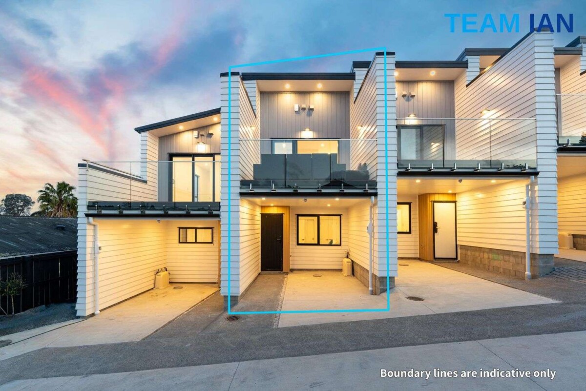10-Year Master Build Guarantee, Brandnew freehold 2 beds 1.5 baths home with car park, Short drive to Pak’n Save and local shops along Lincoln Road, motor way access, schools, Zoned for St Paul’s School, Henderson Intermediate, Waitakere College, and Birdwood School, 14 Sabot Place Massey, Auckland