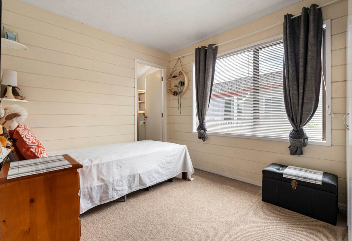 2/106 Bradbury Road, Botany Downs, Auckland