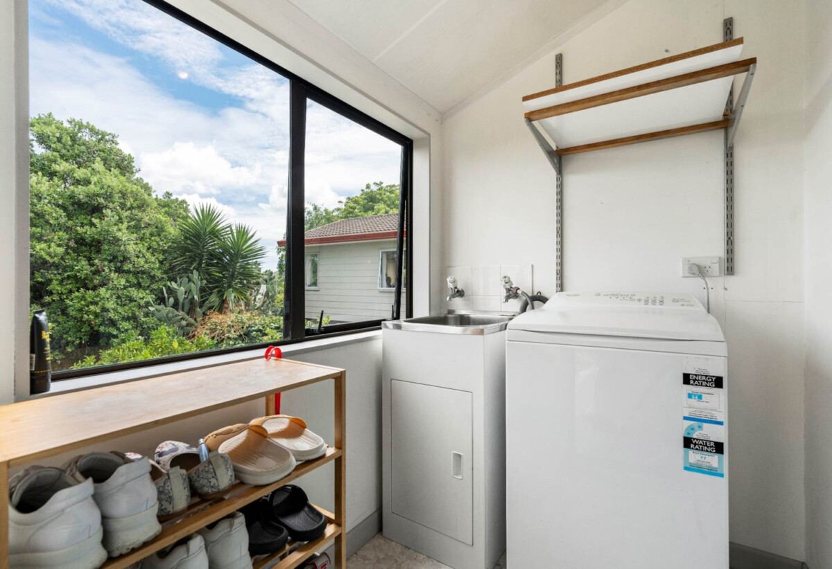 2/106 Bradbury Road, Botany Downs, Auckland