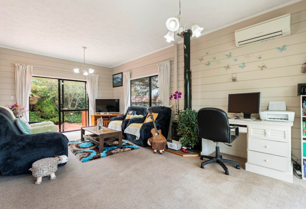 2/106 Bradbury Road, Botany Downs, Auckland