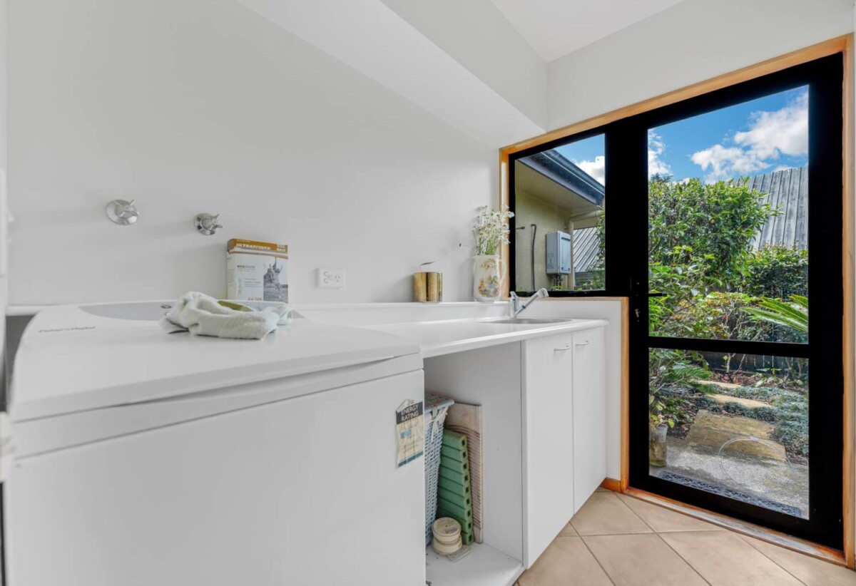 66 Manor Park, Sunnyhills, Auckland