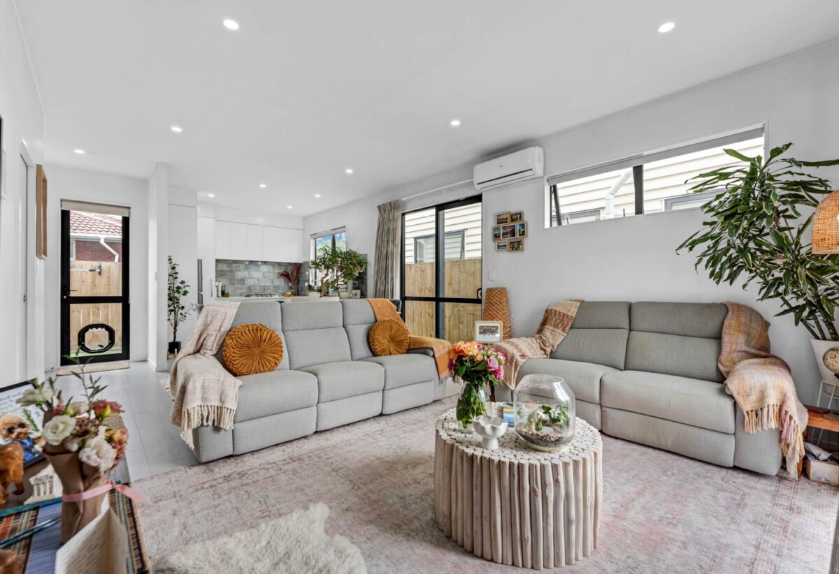 Urgent sale, 4C Carolyn Street, Manukau, Auckland