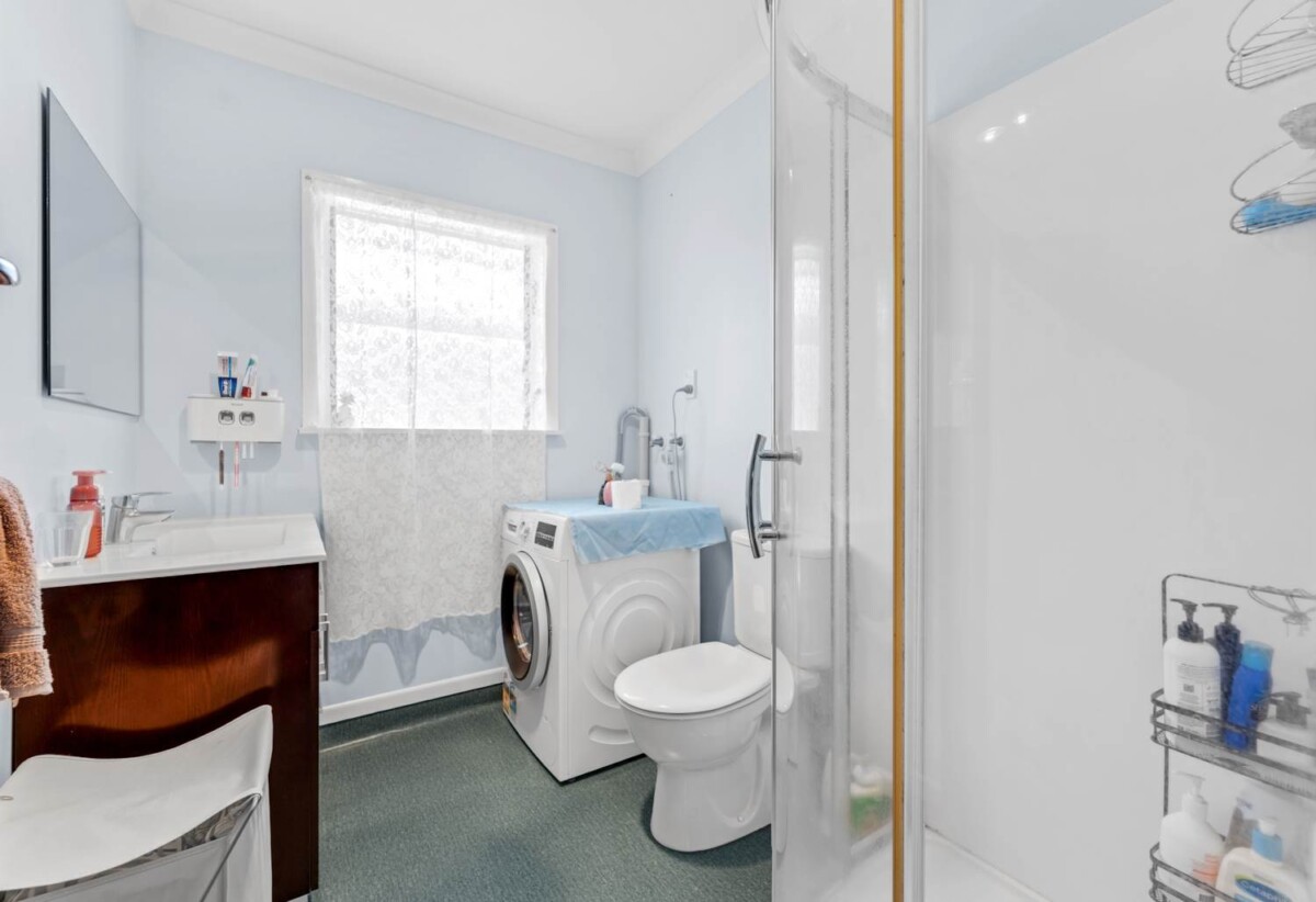 Urgent sale, 80D Wallace Road, Papatoetoe, Auckland