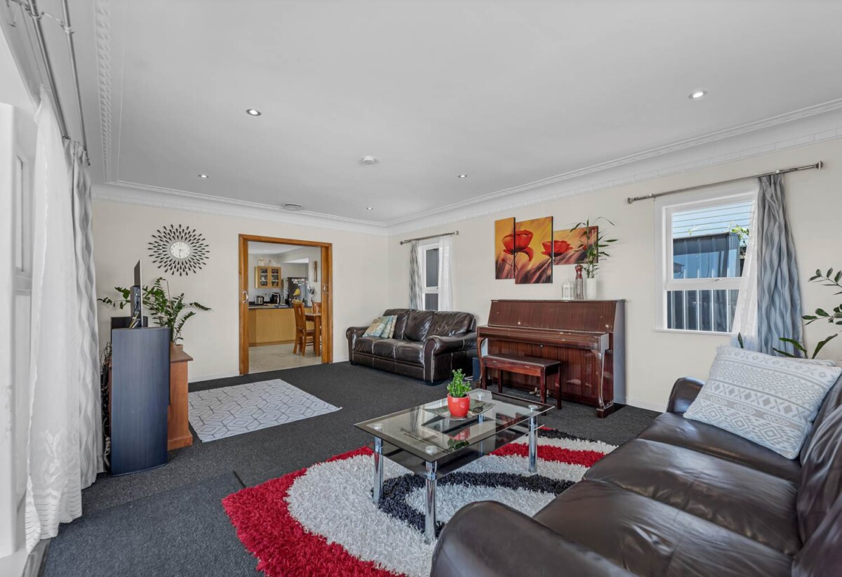 Urgent sale, 80D Wallace Road, Papatoetoe, Auckland