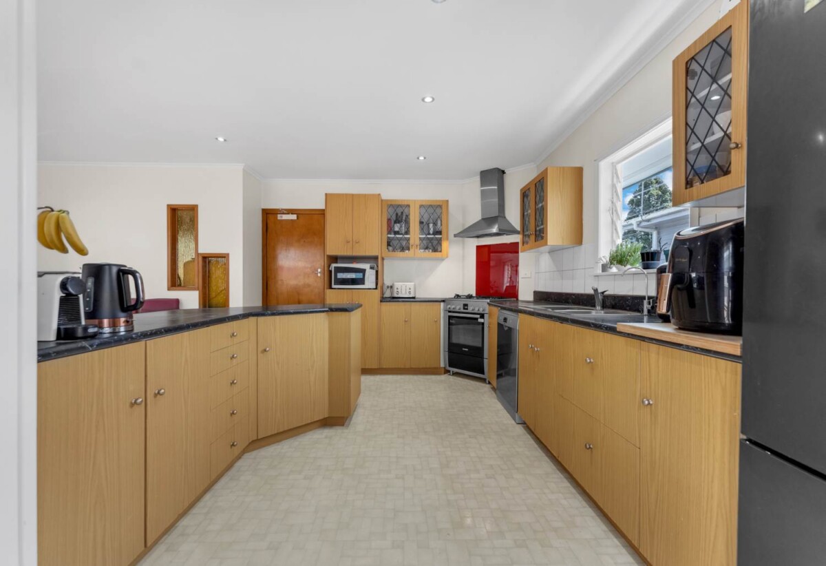 Urgent sale, 80D Wallace Road, Papatoetoe, Auckland
