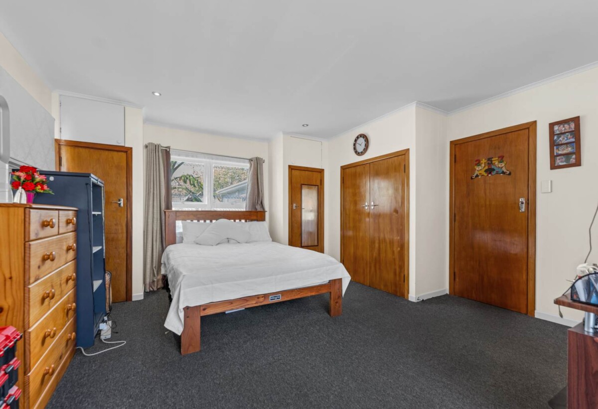 Urgent sale, 80D Wallace Road, Papatoetoe, Auckland