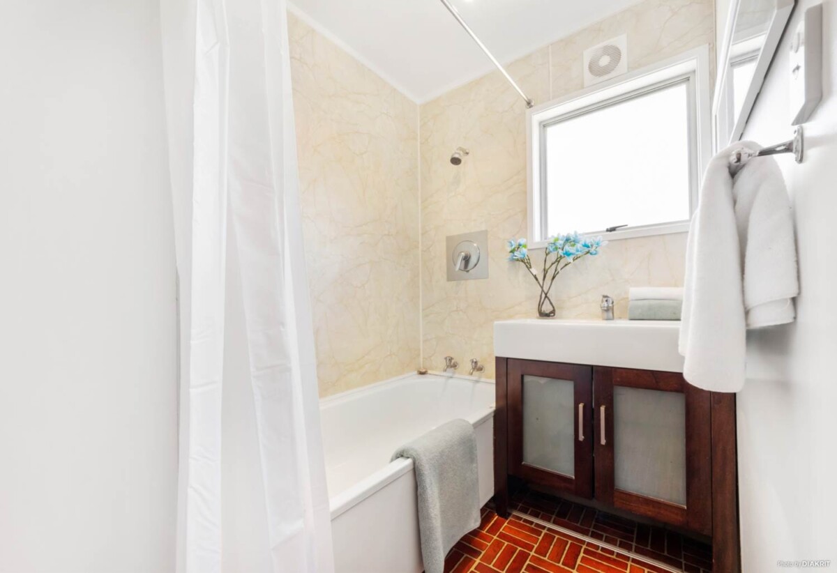 2/6 Benygloe Place, Highland Park, Auckland