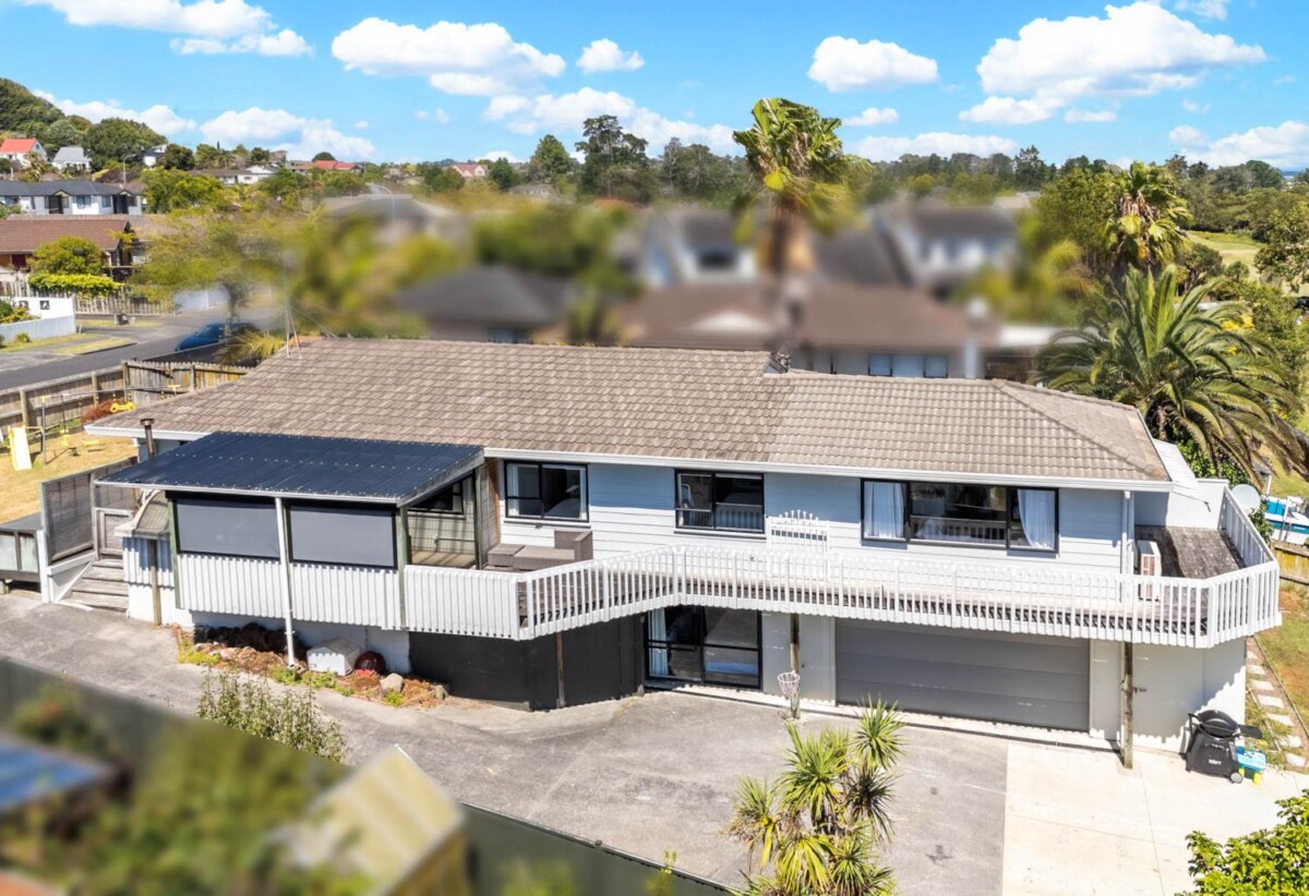 41 De Quincey Terrace, Highland Park, Auckland