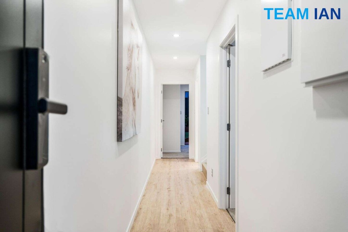 10-Year Master Build Guarantee, Brandnew freehold 2 beds 1.5 baths home with car park, Short drive to Pak’n Save and local shops along Lincoln Road, motor way access, schools, Zoned for St Paul’s School, Henderson Intermediate, Waitakere College, and Birdwood School, 14 Sabot Place Massey, Auckland