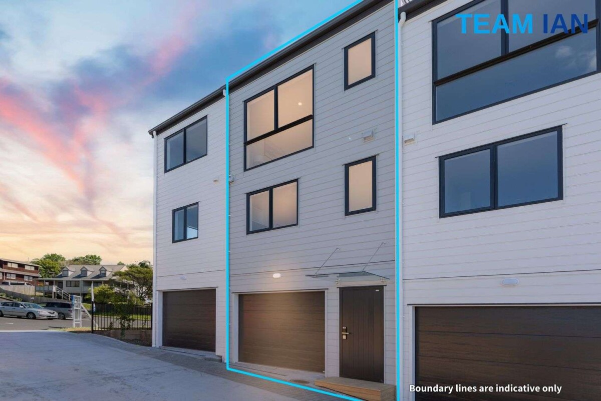 4/11 Kayle Glen West Harbour, Auckland