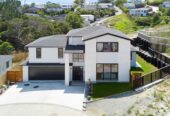 16 Mara Way Sunnyvale Auckland