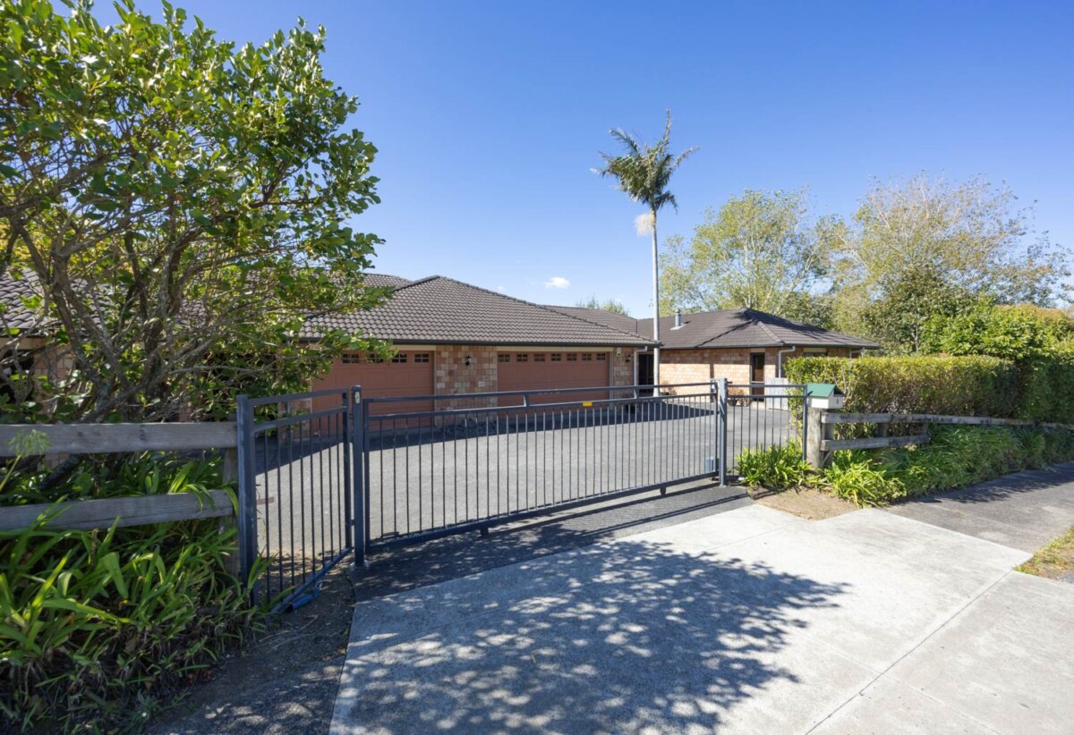 8 Regis Lane, Flat Bush, Auckland