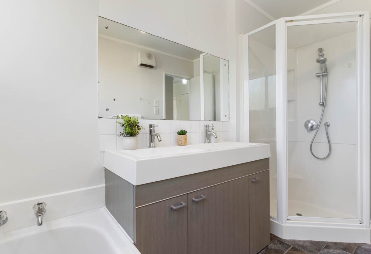 3/164 Prince Regent Drive, Half Moon Bay, Auckland