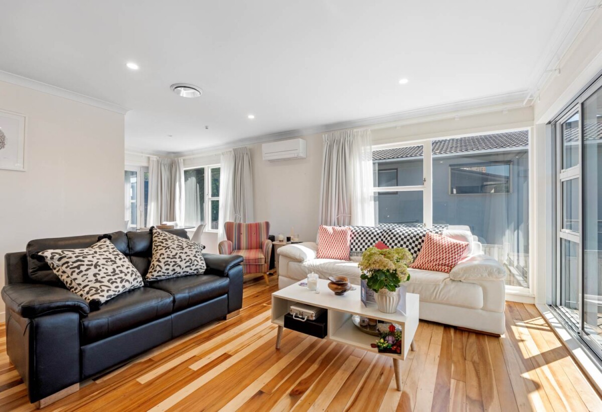 11 & 11A Quibray Place, Botany Downs, Auckland