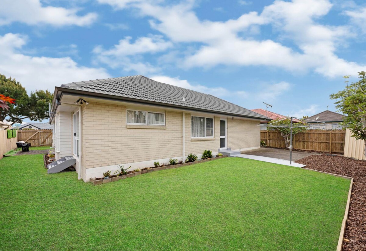 8 Headcorn Place, Botany Downs, Auckland