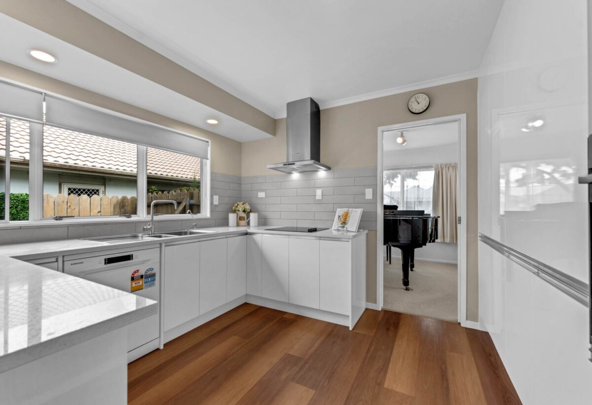 8 Headcorn Place, Botany Downs, Auckland