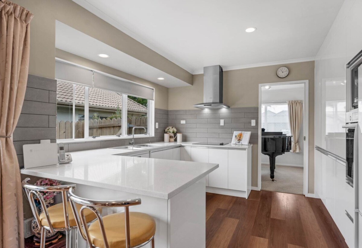 8 Headcorn Place, Botany Downs, Auckland