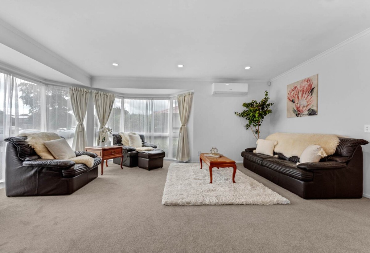 8 Headcorn Place, Botany Downs, Auckland