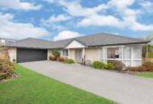 8 Headcorn Place, Botany Downs, Auckland