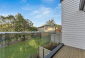 8A Jenanne Place, Totara Vale, Auckland