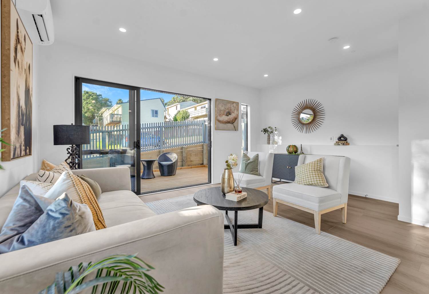 8B Jenanne Place, Totara Vale, Auckland