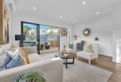8A Jenanne Place, Totara Vale, Auckland
