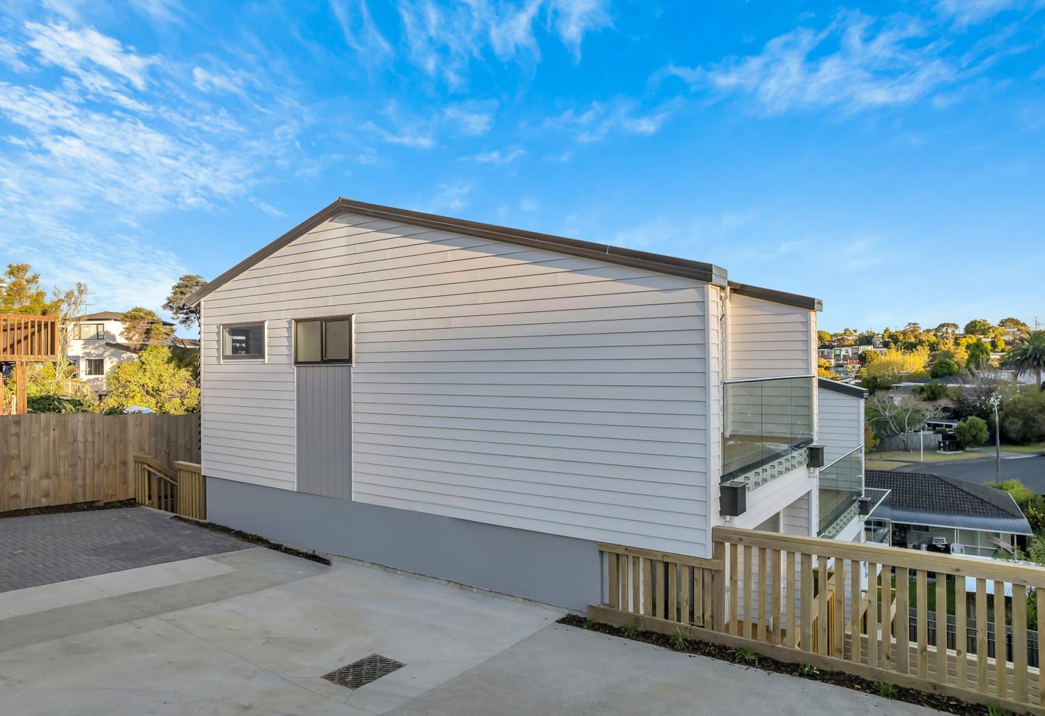 8E Jenanne Place, Totara Vale, Auckland