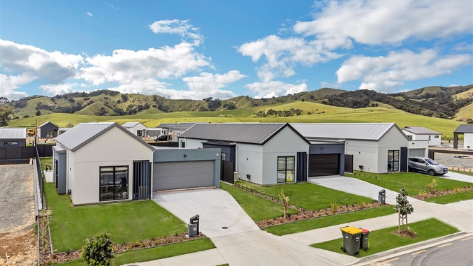 72 Ferndale Drive, Kawakawa Bay, Auckland